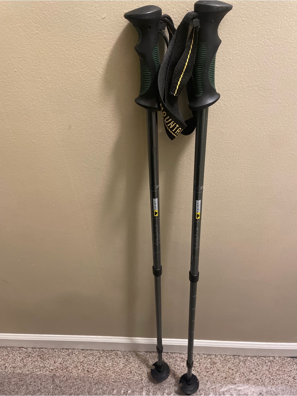 2pk Mountainsmith Pinnacle Trekking Poles Set Collapsible Aluminum Hiking Sticks